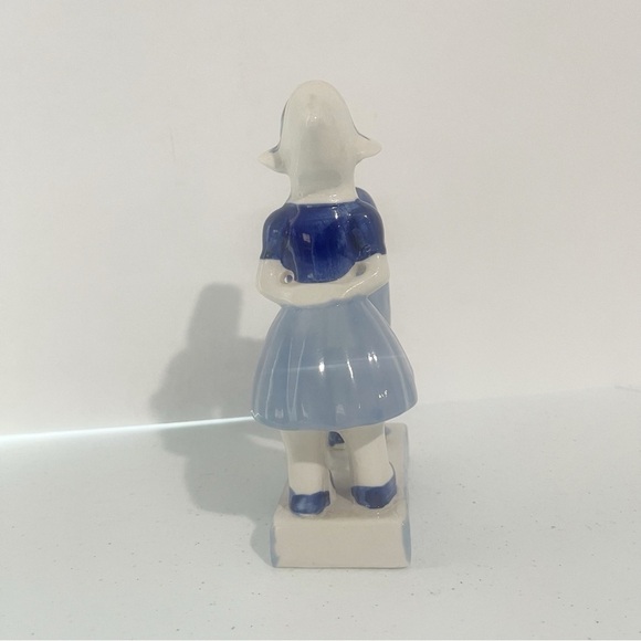 Hand Painted Delft Pottery Blue and White Dutch Kissing Couple - Picture 3 of 5